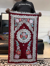 Load image into Gallery viewer, Turkish Flower Prayer rug
